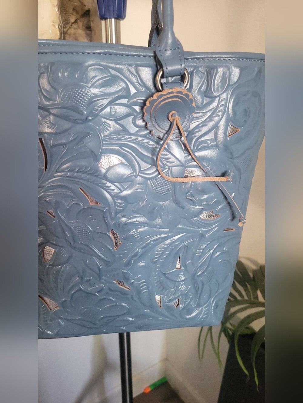 Patricia Nash Adeline tote bag in Safflower Blue - Picture 3 of 16